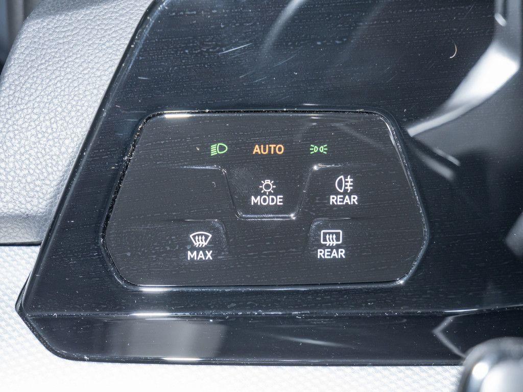 Volkswagen Golf VIII 1.0 eTSI Move LED Keyless APP Sitzhzg., миниатюра 18