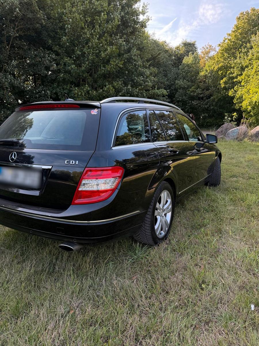 Mercedes-Benz C350 2009 — photo 10