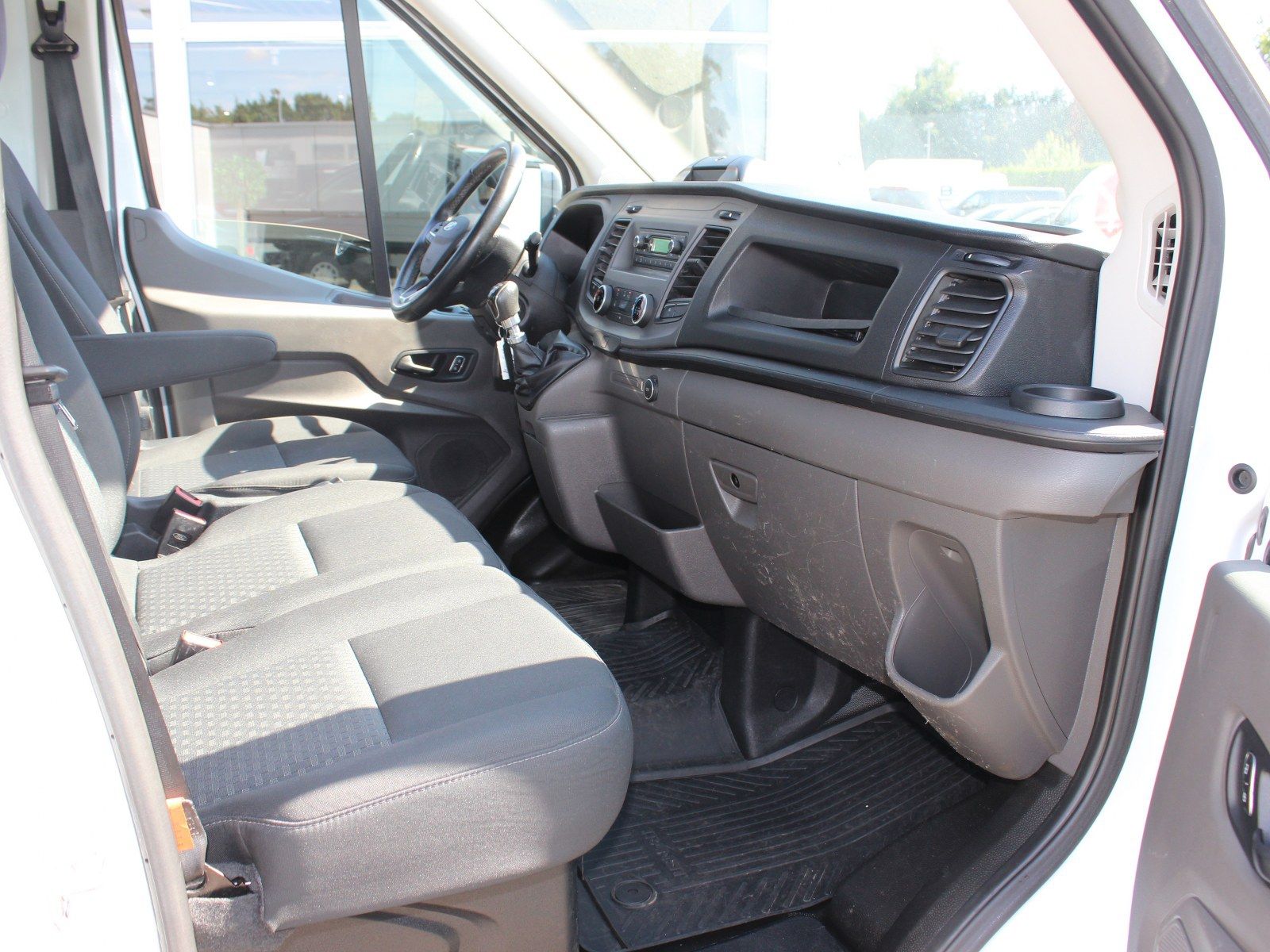 Fahrzeugabbildung Ford Transit 350 L2 Einzelkabine Trend 2,0 TDCi DPF