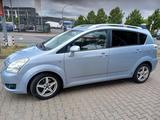 Toyota Corolla Verso 2.2-l-D-4D - - Toyota Corolla Verso: D4d