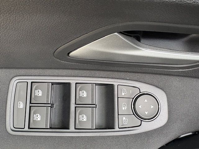 Fahrzeugabbildung Dacia Bigster Expression TCe 140
