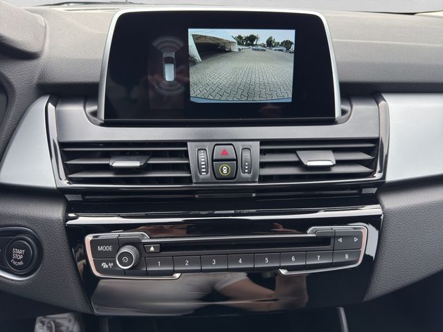 Fahrzeugabbildung BMW 218i Gran Tourer 7-Sitzer+LED+Navi+Kamera+AHK
