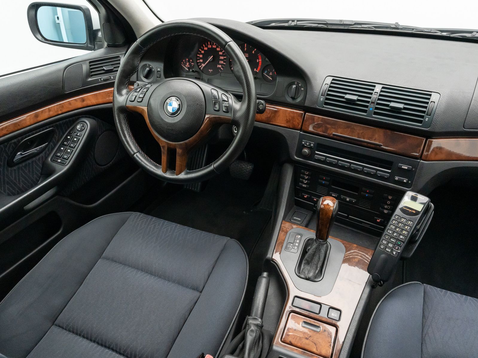 Fahrzeugabbildung BMW 525 d Aut Xenon PDC AHK Multilenk KlimaAT Sitzhz