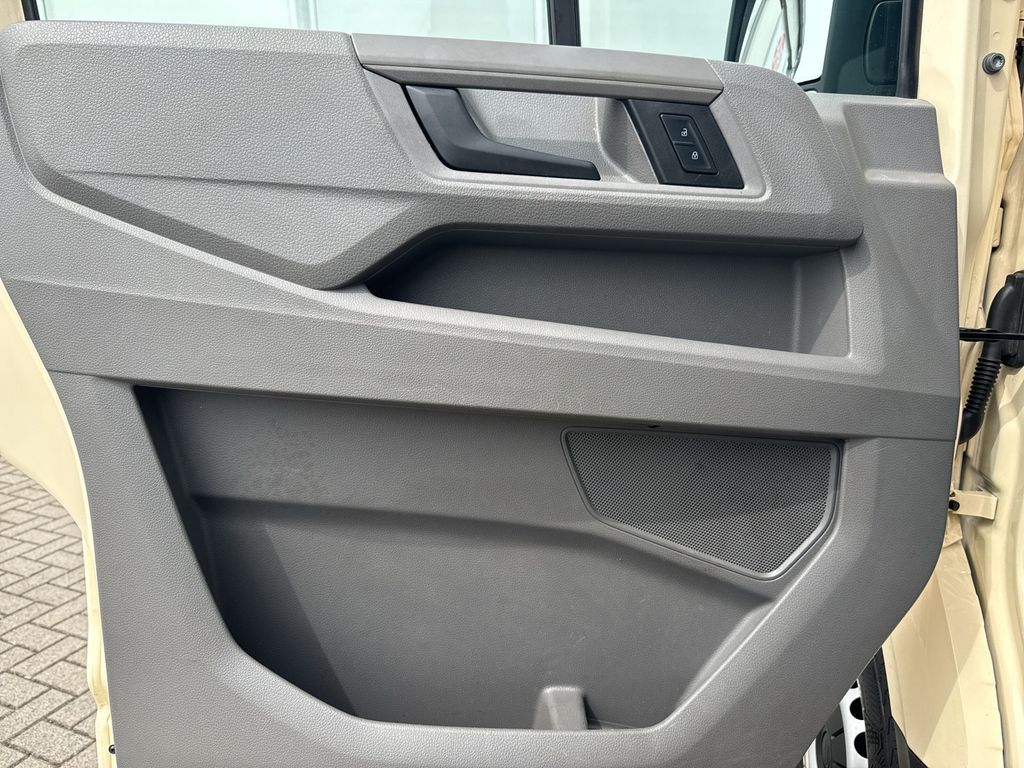 VW Crafter 35 Taxi 2.0 TDI LR HD Rollstuhlrampe VW Crafter 35 Taxi 2.0 TDI LR HD Rollstuhlrampe