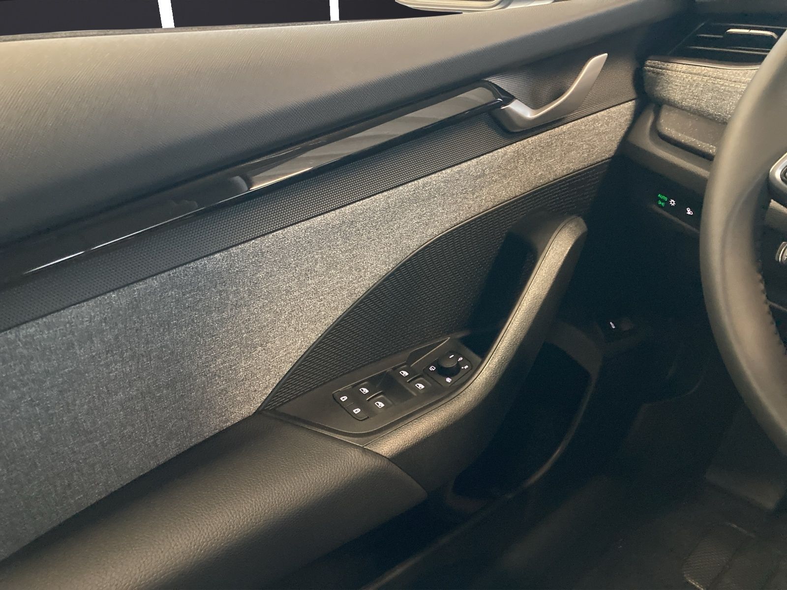 Fahrzeugabbildung SKODA Octavia Combi Balance 1.5 TSI mHEV DSG AHZV 3 J