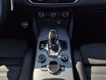 Alfa-Romeo Stelvio - 10