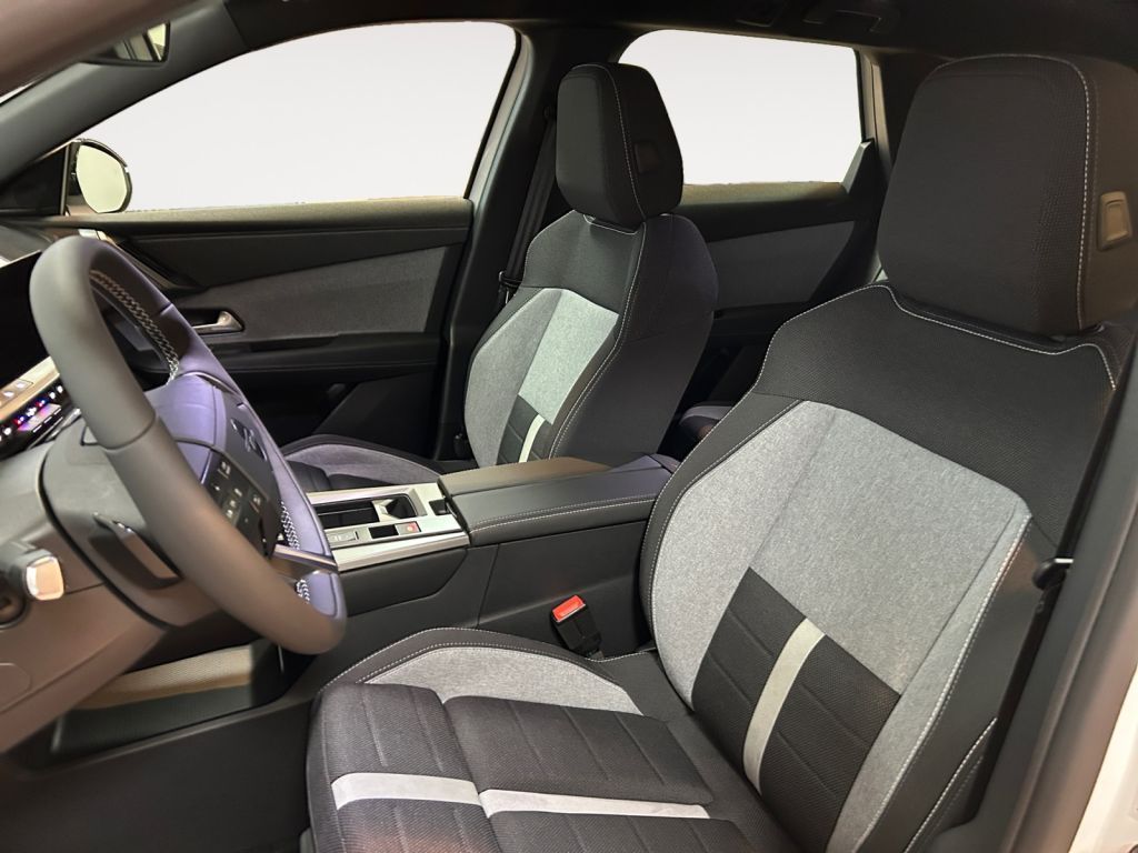 Fahrzeugabbildung Opel Grandland 1.2 DI Hybrid 48 V Automatik Edition