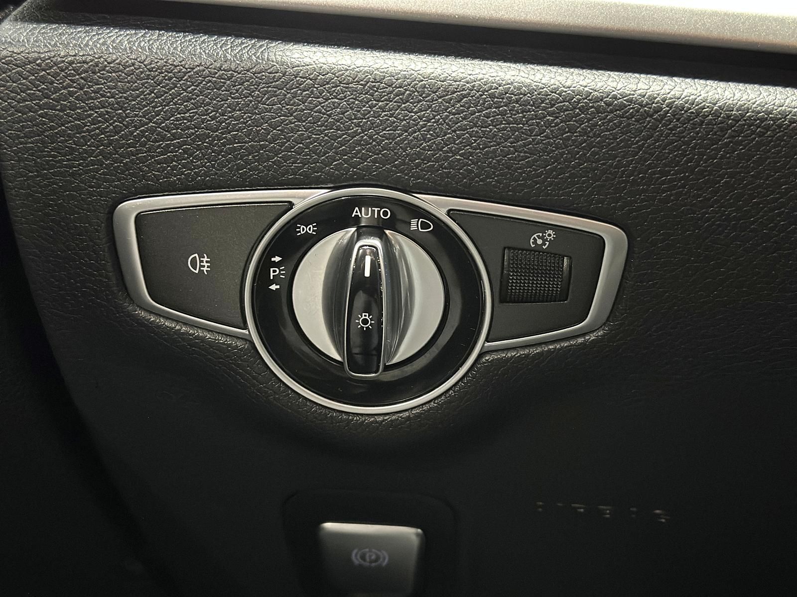 Mercedes-Benz E 220 LIMOUSINE AVANTGARDE DISTRONIC COMAND 360° foto 22