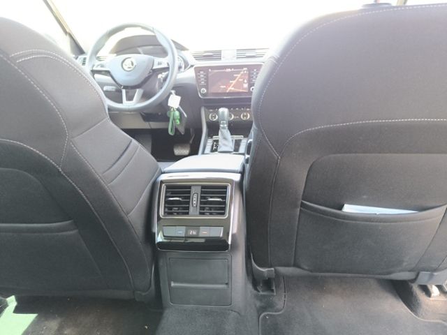 Fahrzeugabbildung SKODA Superb Combi 1.5 TSI ACT DSG Style ACC BI-XENON