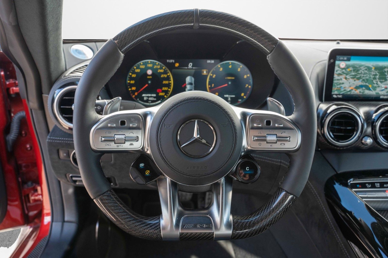 Fahrzeugabbildung Mercedes-Benz AMG GT R V8 CARBON BURMESTER 19/20" PERFORMANCE
