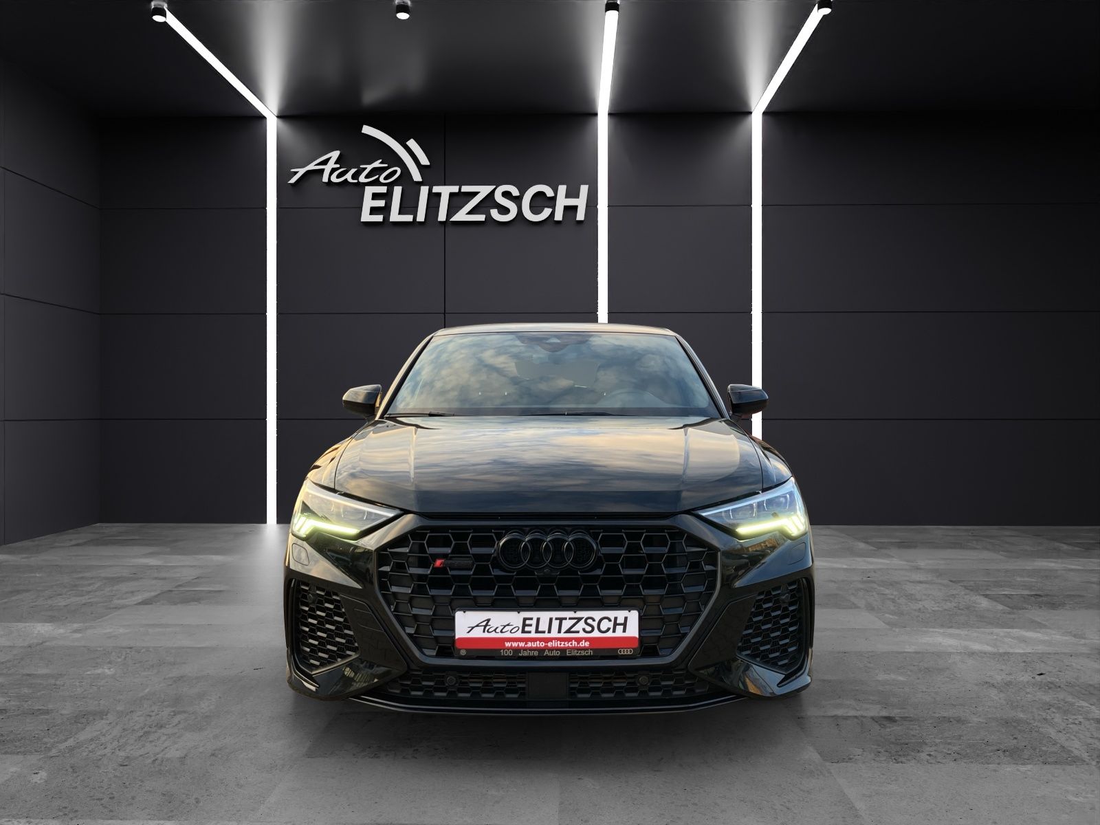Fahrzeugabbildung Audi RS Q3 Sportback 2.5 TFSI quattro Matrix AHK AVC
