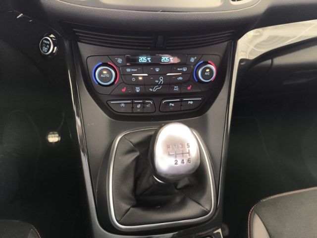 Fahrzeugabbildung Ford Kuga 1.5 EcoBoost ST-Line NAVI WINTERPAKET FRONT