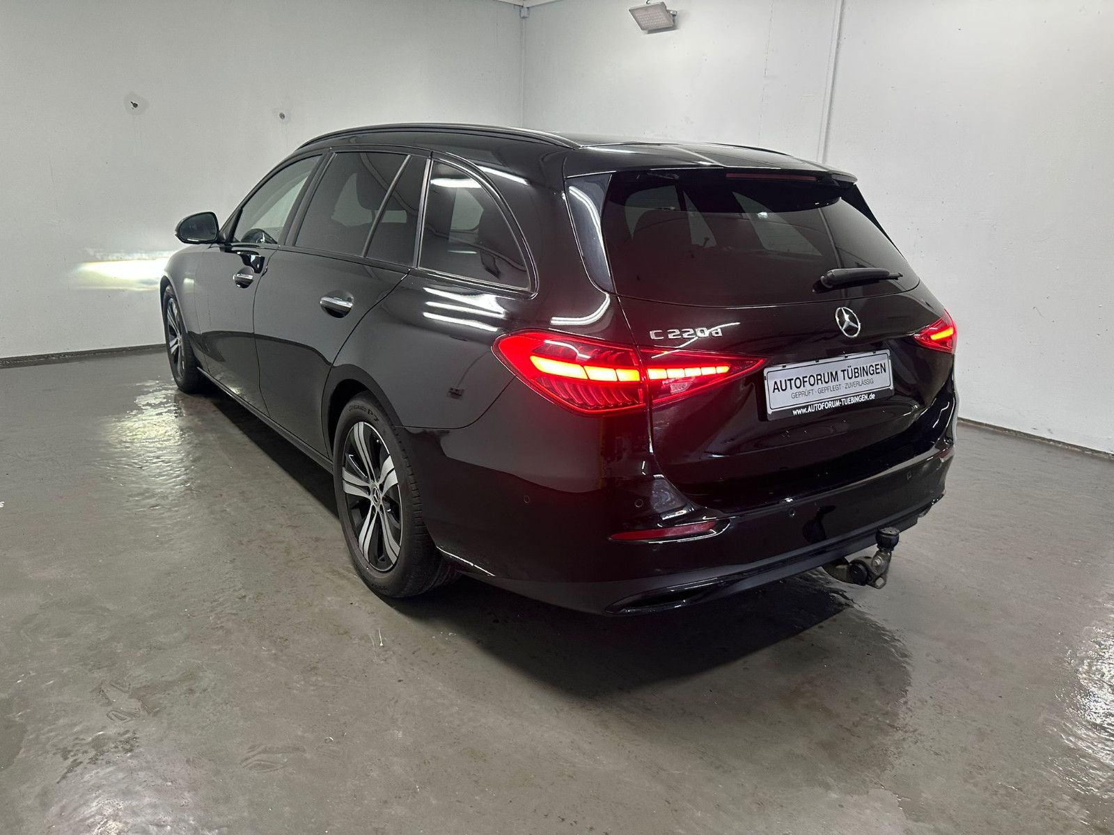Fahrzeugabbildung Mercedes-Benz C 220 d T Autom. *HUD*AHK*MIDLINE*KAMERA*KEYLESS