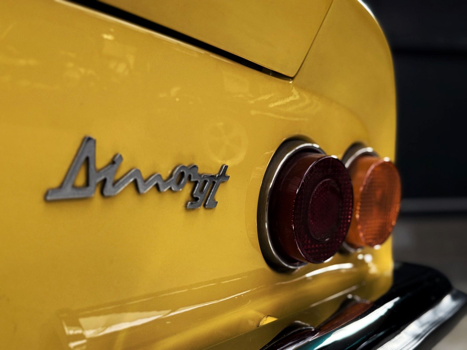 Fahrzeugabbildung Ferrari Dino 246 GT + Giallo Fly + Vollrest. + Zustand 1