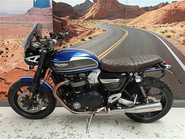 Triumph Speed Twin 1200 Jekill and Hyde