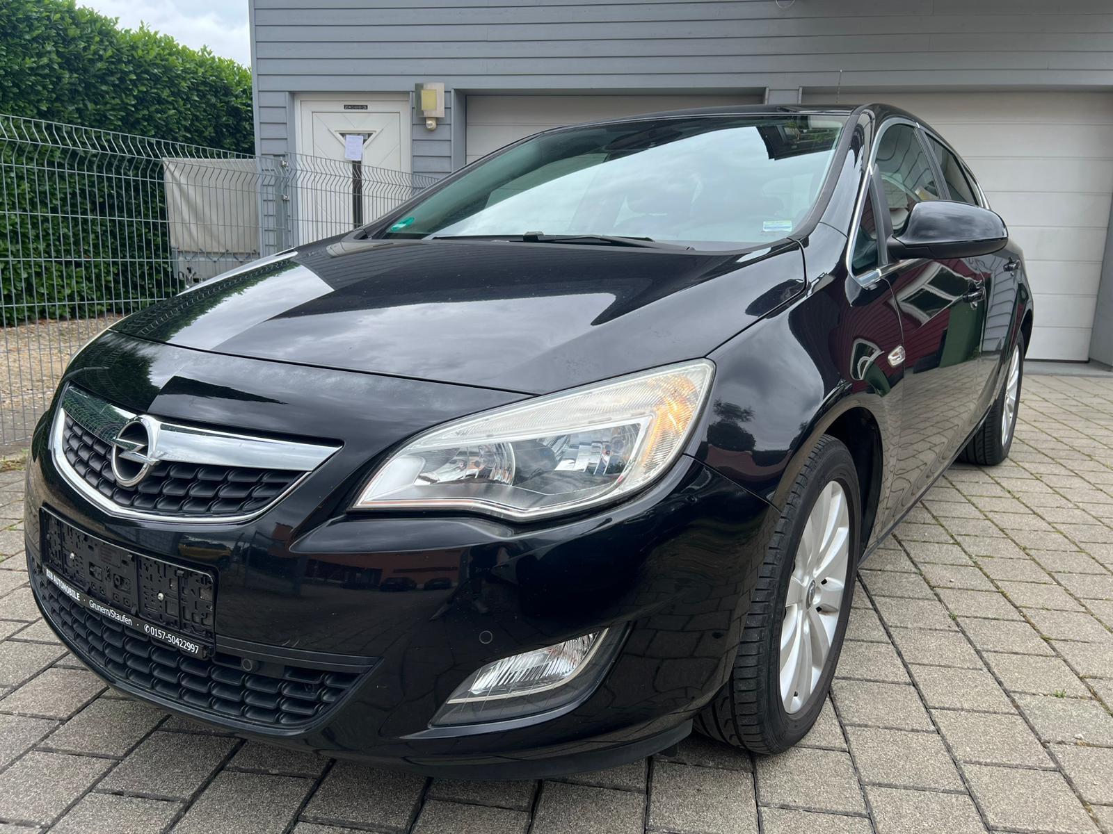 Opel Astra J Lim. 5-trg. Cosmo Automatik Top Zustand