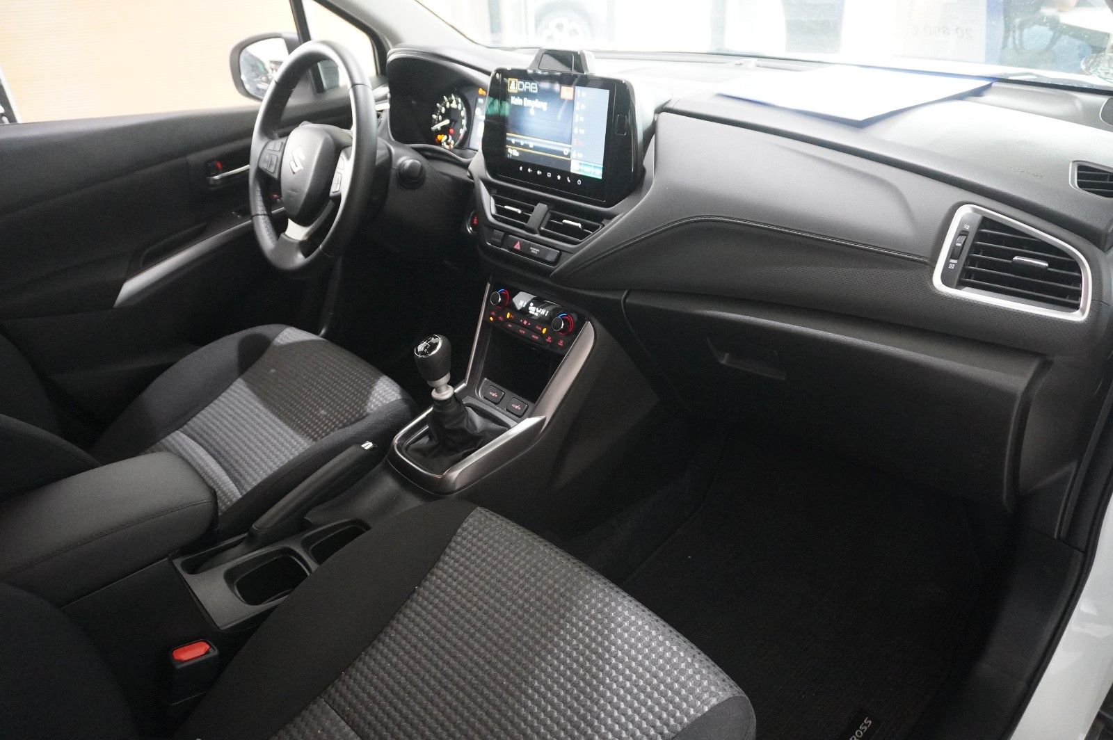 Fahrzeugabbildung Suzuki (SX4) S-Cross 1.4 COMFORT NAVI/LED/KAMERA/SH/DAB