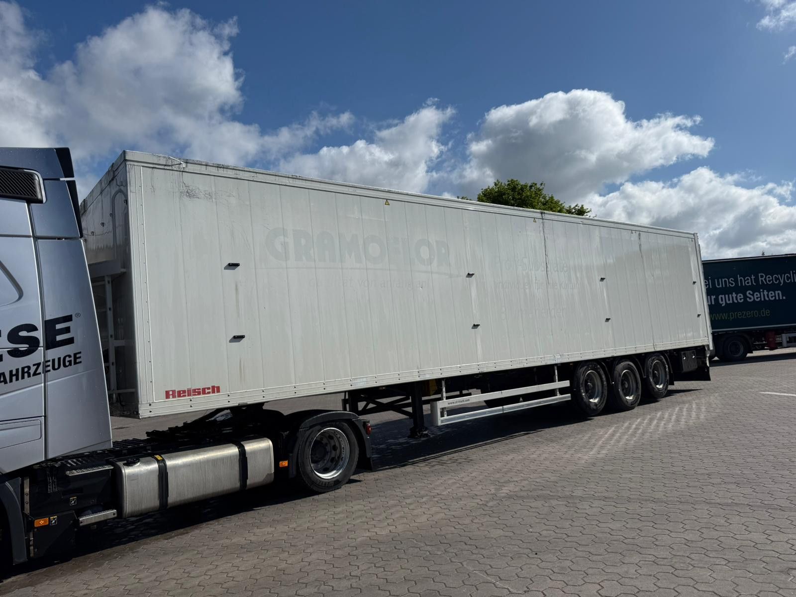 Fahrzeugabbildung Reisch Schubboden 92m³ 1+3 Achse liftbar TÜV Neu