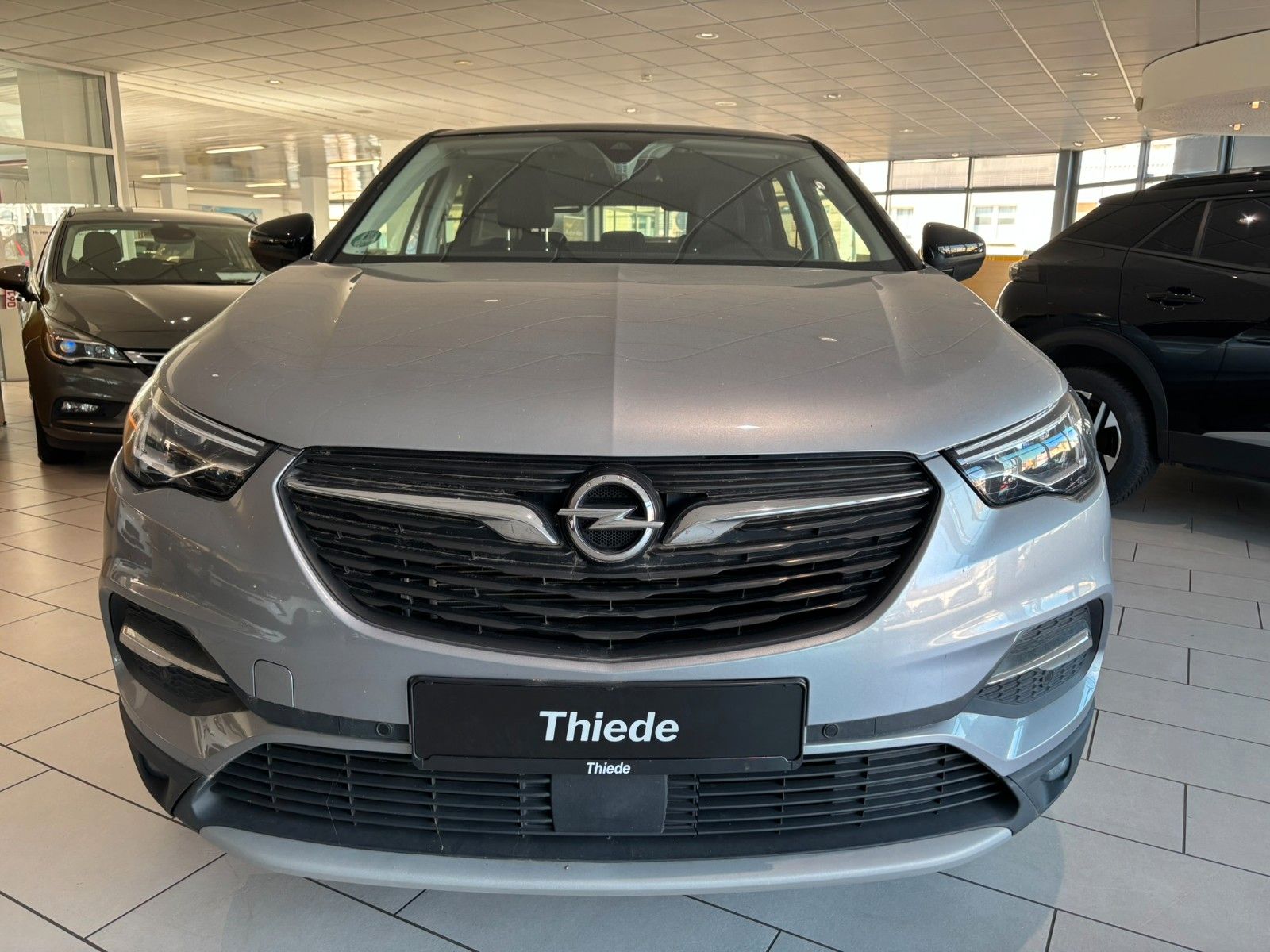 Fahrzeugabbildung Opel Grandland 1.2 INNOVATION LED/KAMERA/18"ALU/ALLWE