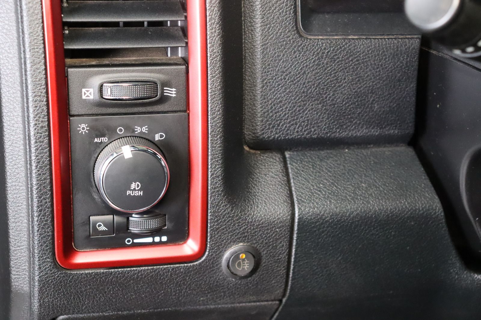 Fahrzeugabbildung Dodge Ram 1500 Rebel * Navi * el. Sitze * RFK