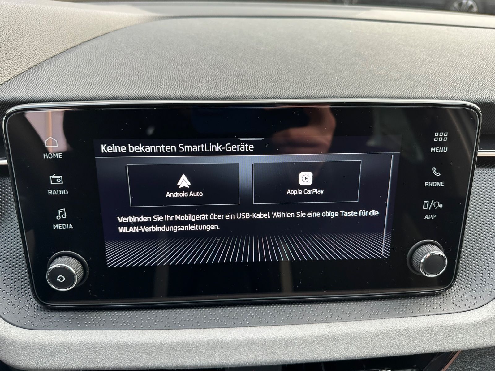 Fahrzeugabbildung SKODA Kamiq 1.0 TSI Selection DSG ACC/LED/PDC/eHeck