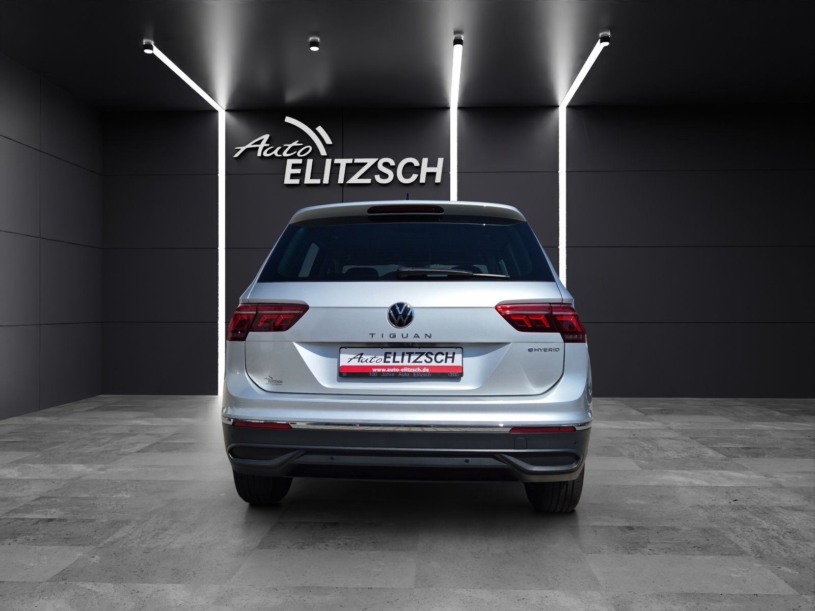 Fahrzeugabbildung Volkswagen Tiguan eHybrid Life DSG Matrix AHK Navi AID ACC