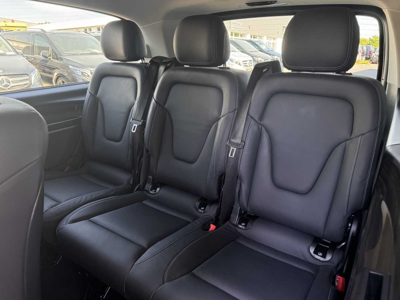 Fahrzeugabbildung Mercedes-Benz V 300 d AVA Extralang AIRMATIC Standheiz 360Kam