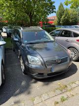 Toyota Avensis - Toyota Avensis aus 2005: Kombi