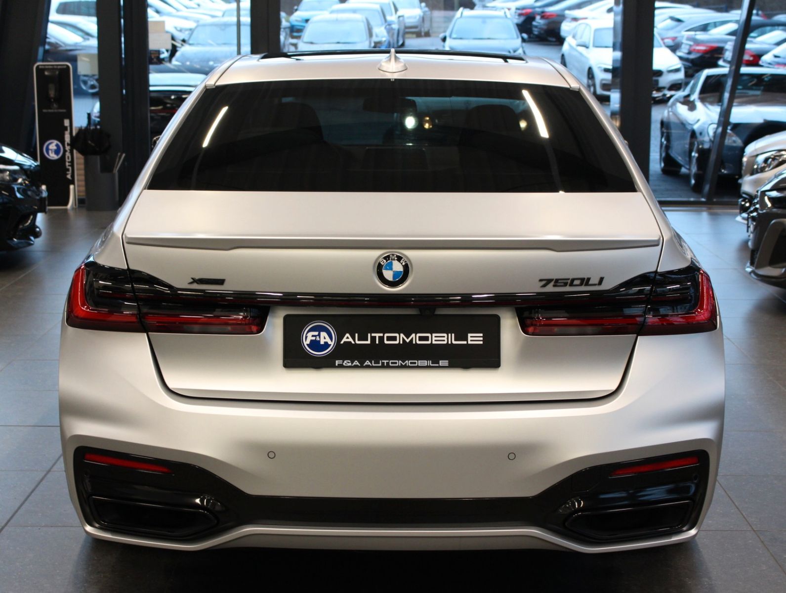 Fahrzeugabbildung BMW 750 L i xDrive M Sport Executive*Skylounge*VOLL