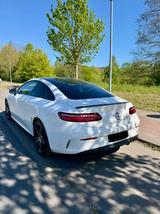 Mercedes-Benz E 220 d Autom. - - Mercedes-Benz E 220: Coupe