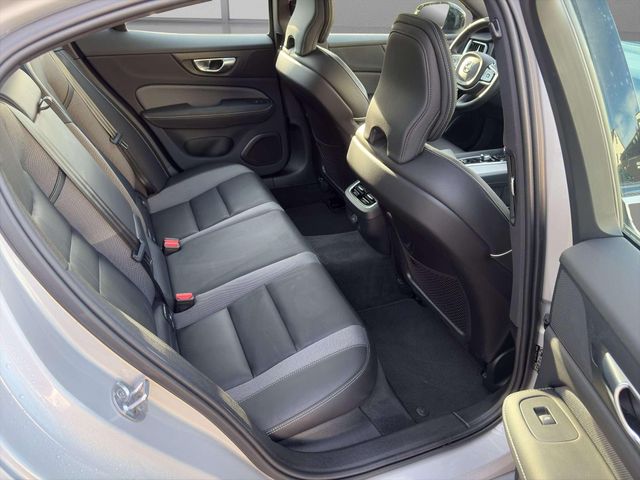 Volvo S60 Ultimate Dark AWD