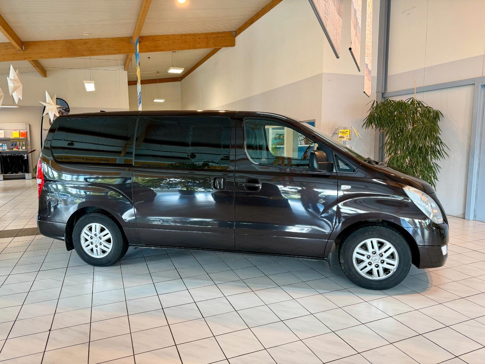 Hyundai H-1 8-Sitz.Travel Family+Leder*AHZV*Allwetter
