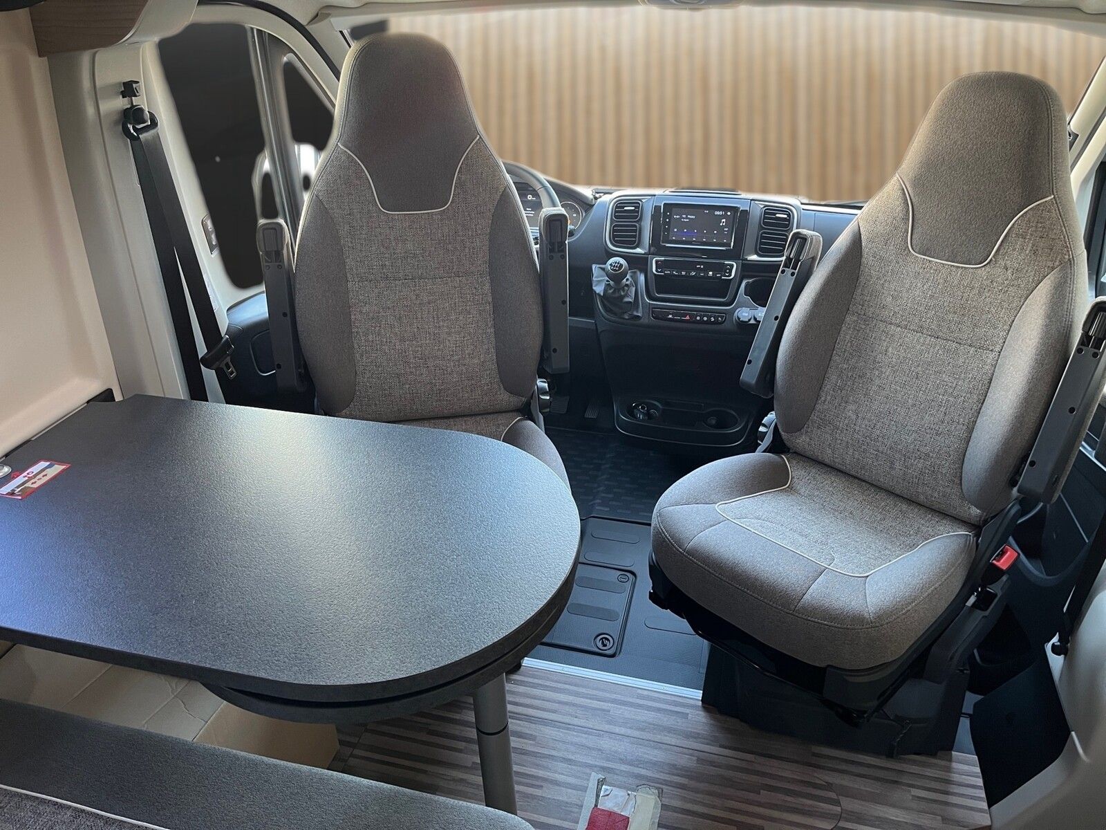 Fahrzeugabbildung Malibu Van comfort 600 DB Klimaautomatik, Radio DAB,