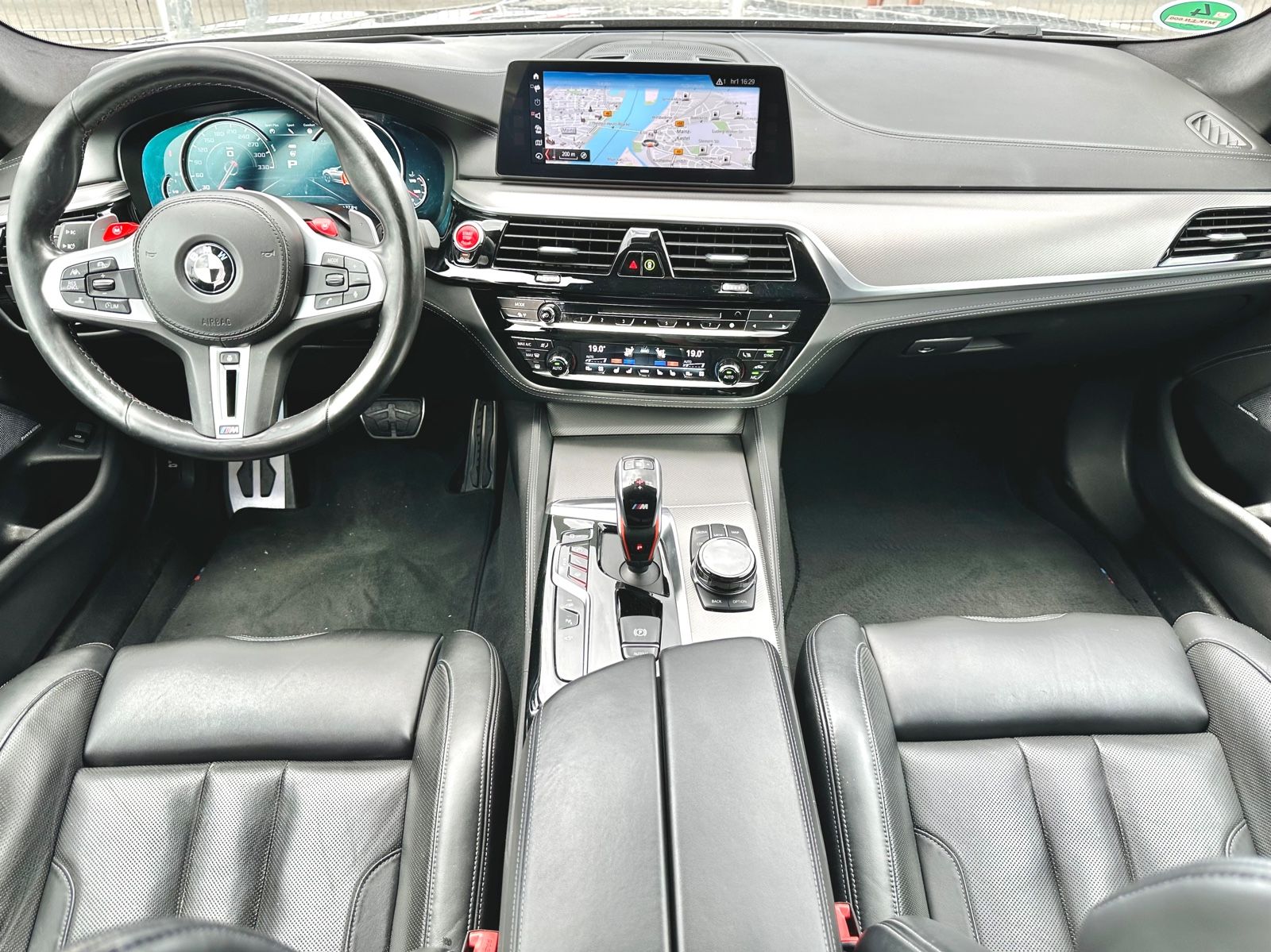 Fahrzeugabbildung BMW M5*AKRAPOVIC ANLAGE+CARBON+MOD.2019