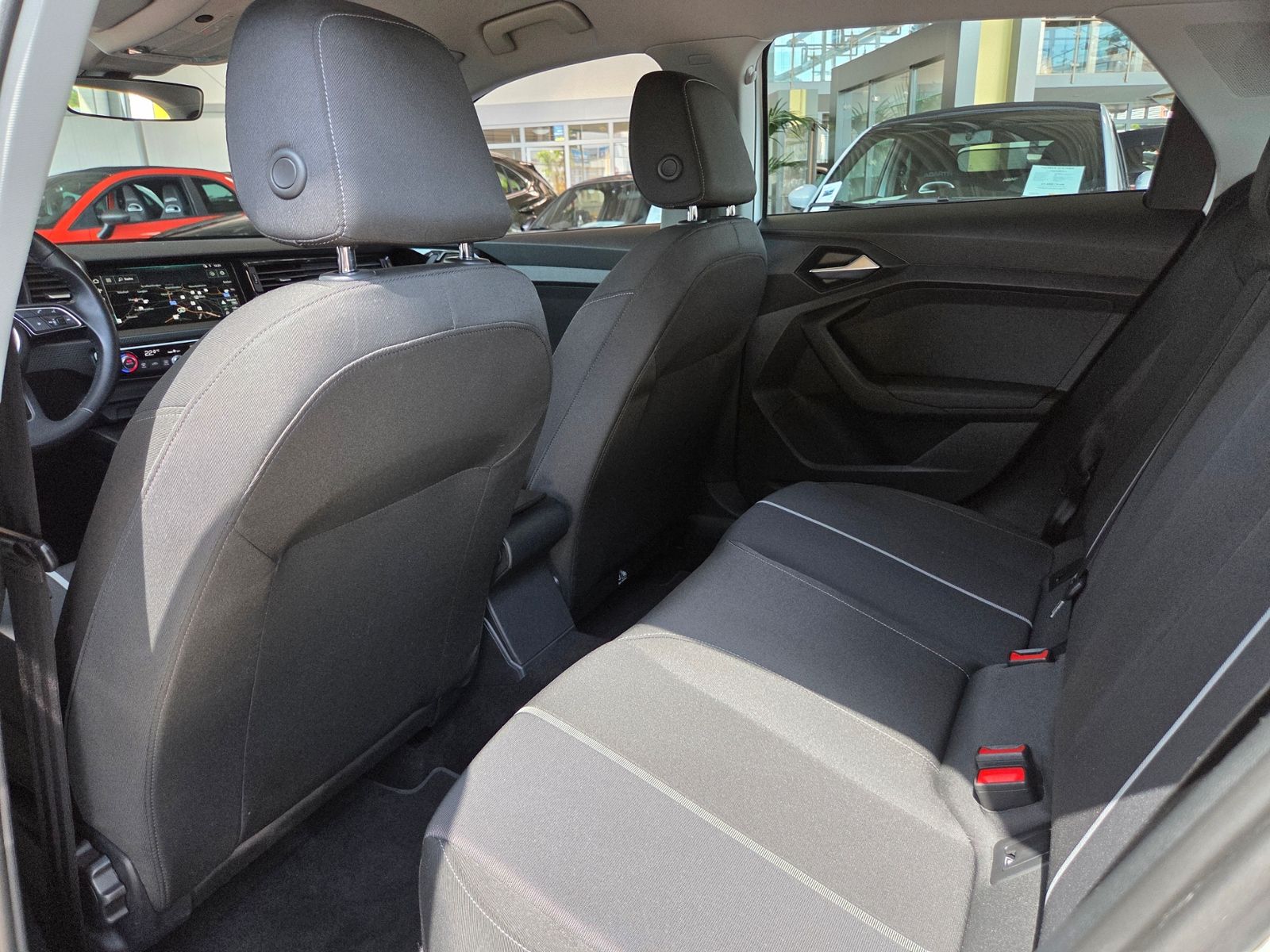 Fahrzeugabbildung Audi A1 citycarver 30 TFSI LED GRA NAV PDC SHZ ALU