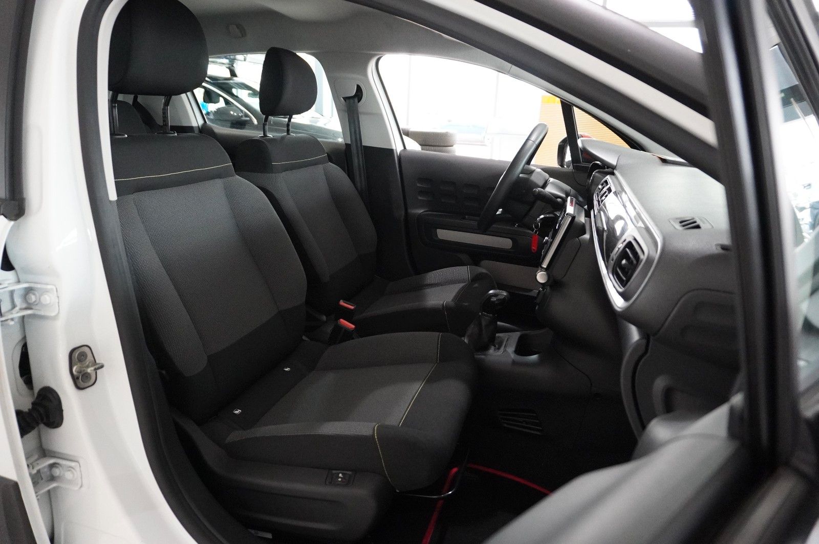 Fahrzeugabbildung Citroën C3 LIM. 1.2 FEEL LED/KLIMA/SHZ/PDC/TEMP./USB