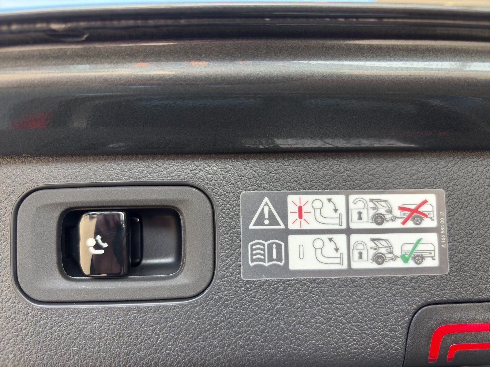 Fahrzeugabbildung Mercedes-Benz C 300 d T EDITION AMG 360° AHK KEYGO PANO MEMORY
