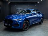 Maserati Levante S Q4 - blaue Maserati Levante