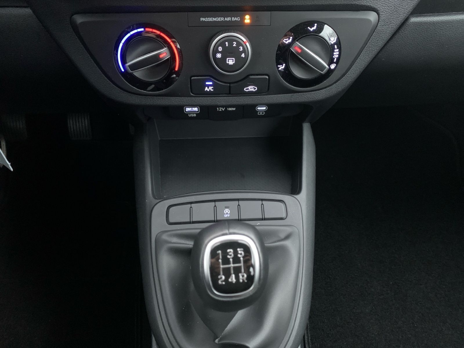 Fahrzeugabbildung Hyundai i10 1.0 Select Navi Kamera