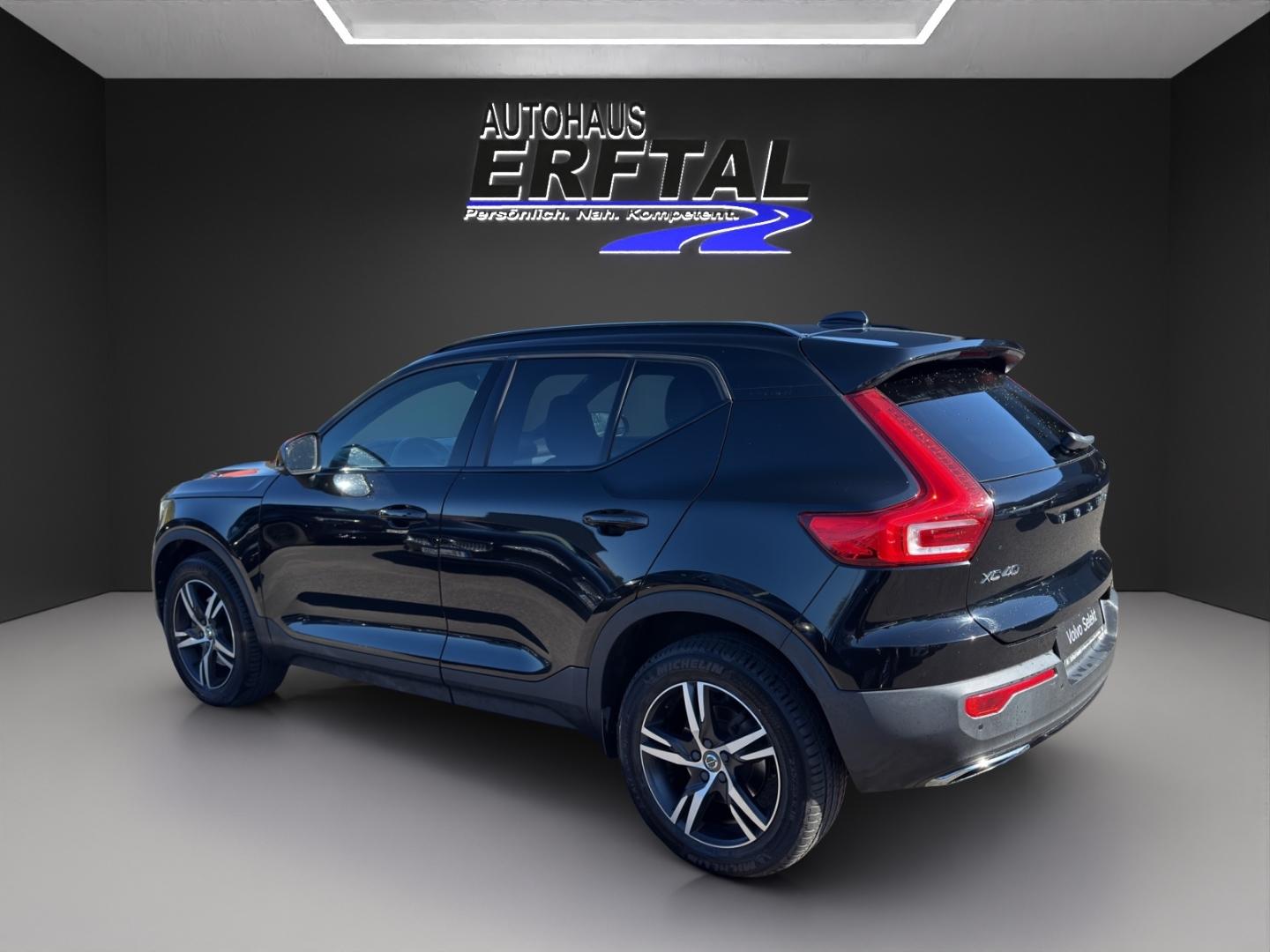 Volvo XC40 D4 AWD R-Design StandHZG Navi Leder Digital