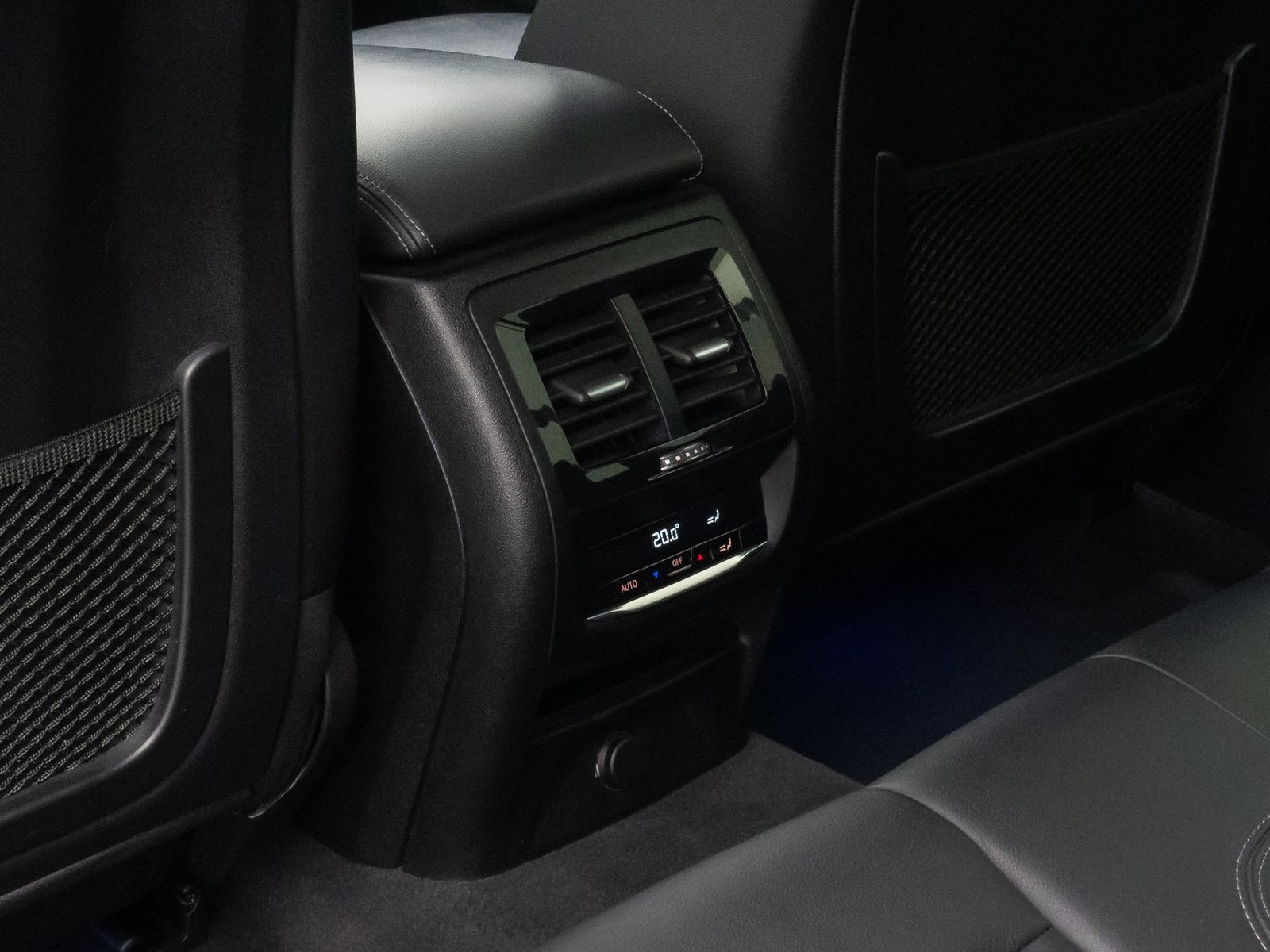 Fahrzeugabbildung BMW X3 xD20d xLine ACC AHK Kamera DisplKey HUD Leder