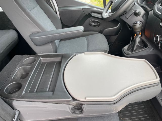 Fahrzeugabbildung Renault Master 35-150 L2H1 DoKa 7 Sitzer (Tüv&Insp.neu)