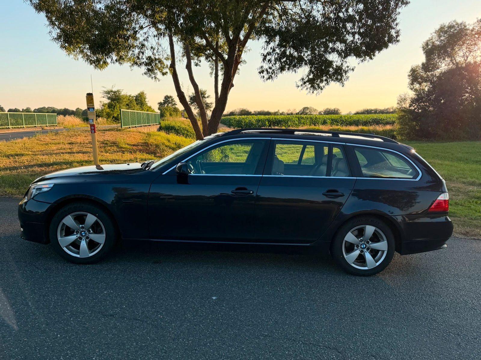 BMW 525 2008 — interior
