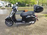 Vespa GTS 300 Super - Vespa Motorräder in Essen