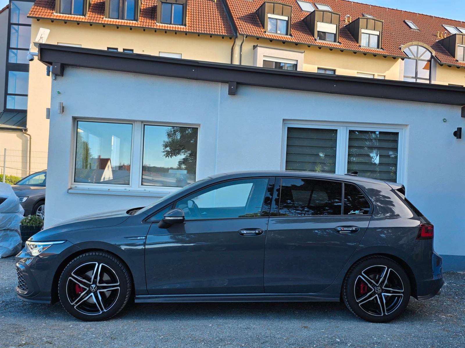 Volkswagen Golf VIII Lim. GTD *Panorama*LED*PDC*SHZ