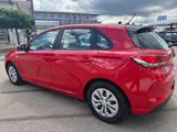Hyundai i30 1.4 Pure / WR - Hyundai i30: Pure