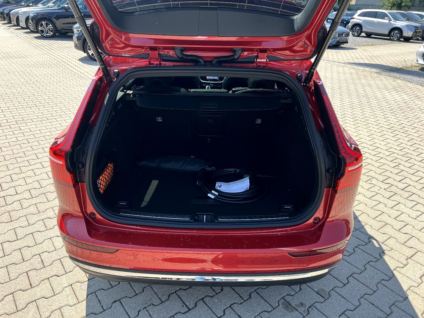 Volvo V60 Kombi Ultimate Bright Recharge LED Nav Leder foto 7