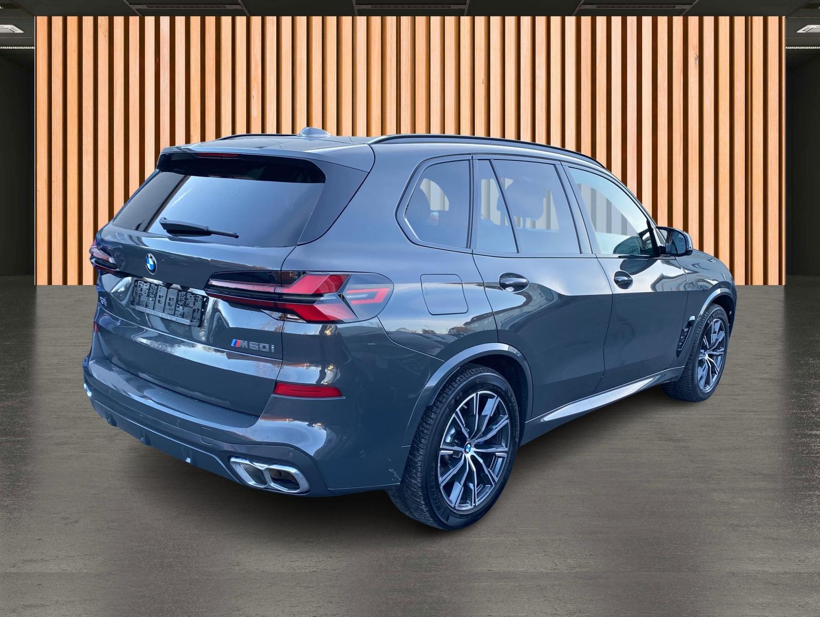 BMW X5 M60 i xDrive*NP 144.000€*SkyLounge