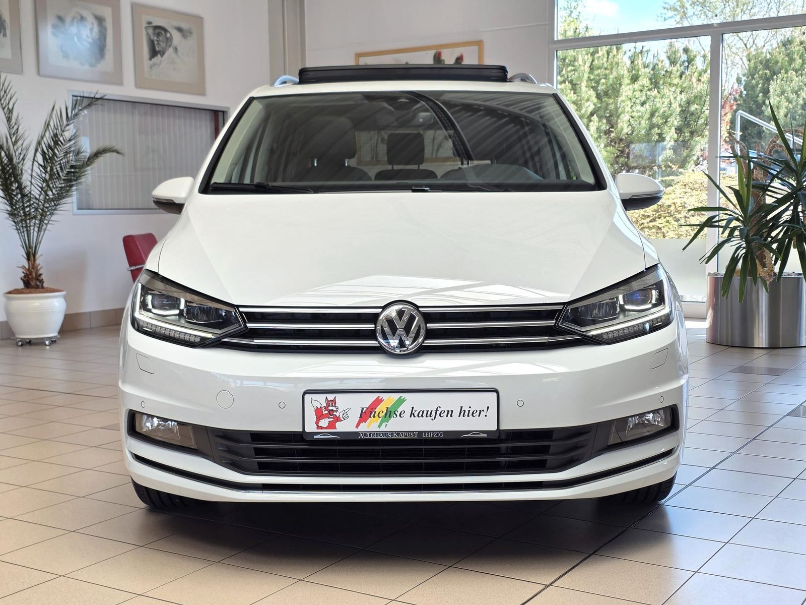 Fahrzeugabbildung Volkswagen Touran 1.4 TSI Sound/1.Hd/Navi/LED/Pano/ACC
