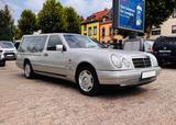 Mercedes-Benz 200E 1.Hand Bestattungswagen Leichenwagen - Mercedes-Benz 200 mit Benzin-Antrieb: Kombi